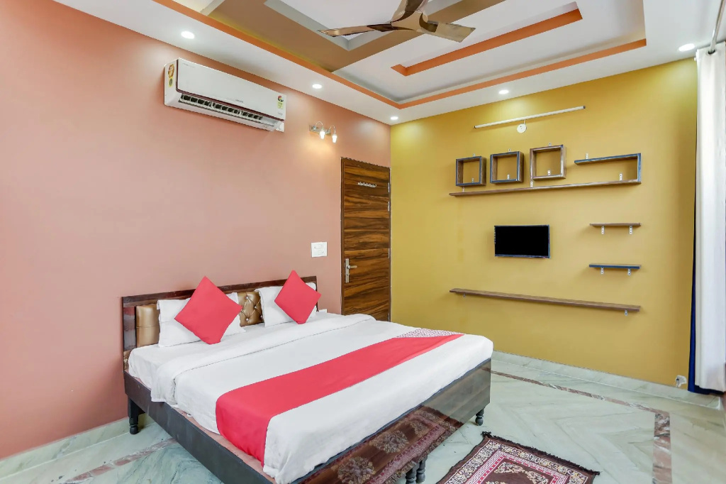 OYO 76178 Premium Stays