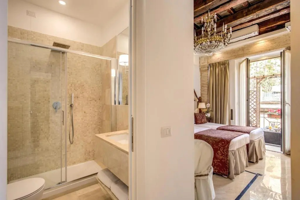 Standard Double room with balcony (full double bed)