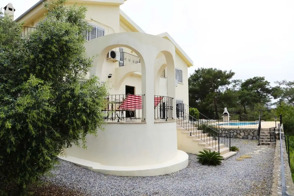 Villa Verde by Amy Villas