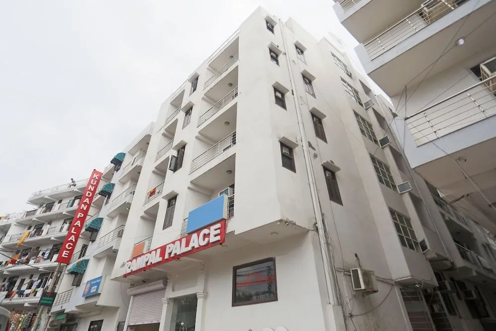 Oyo 13306 Rampal Palace