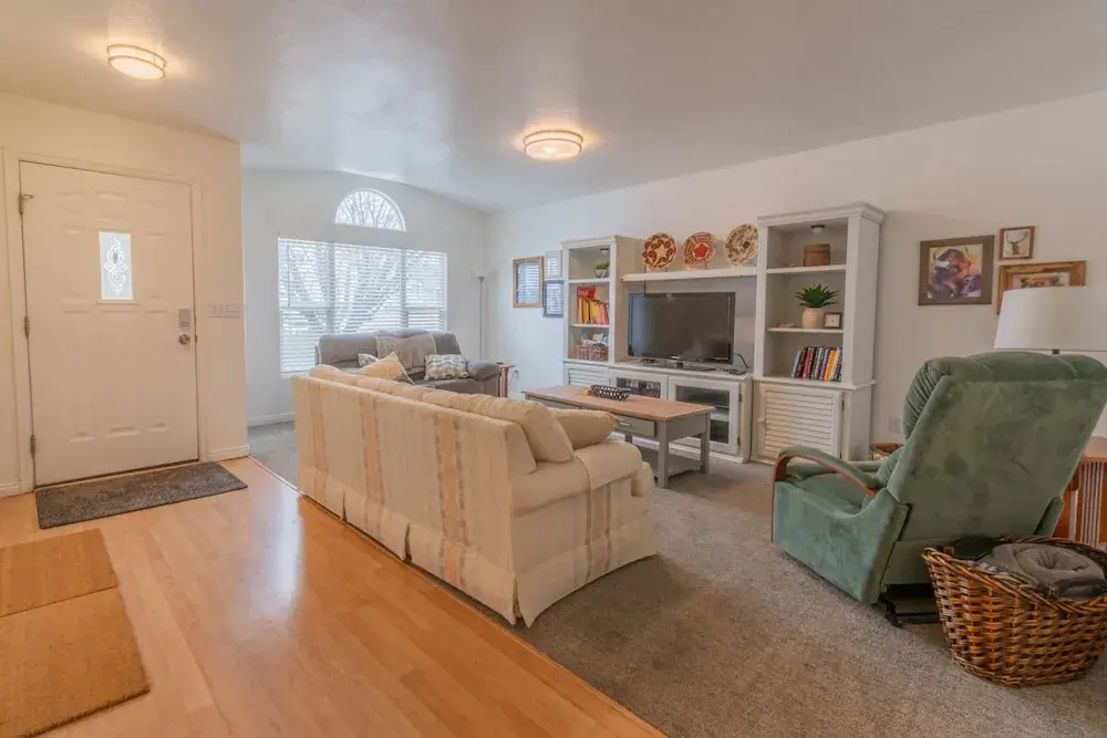 Traveler's Rest 3 Bedroom Home by RedAwning — фото 5