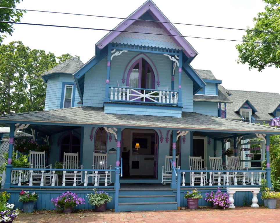 Narragansett House