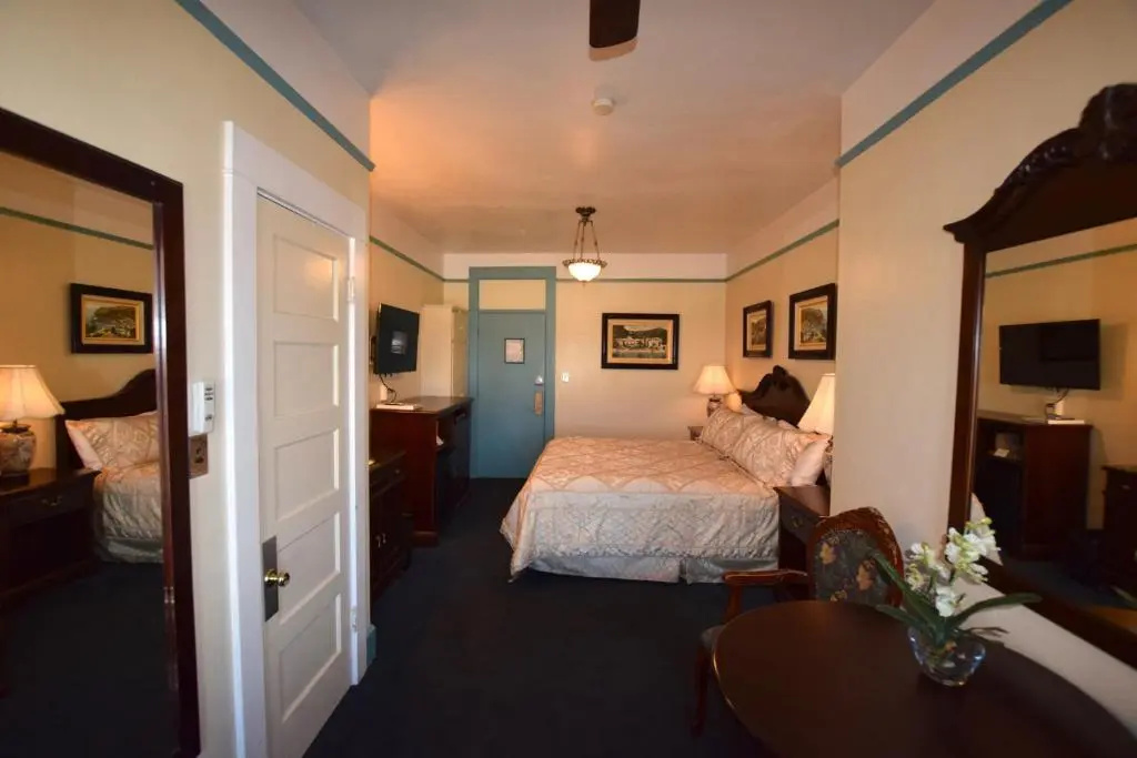 Superior Triple room