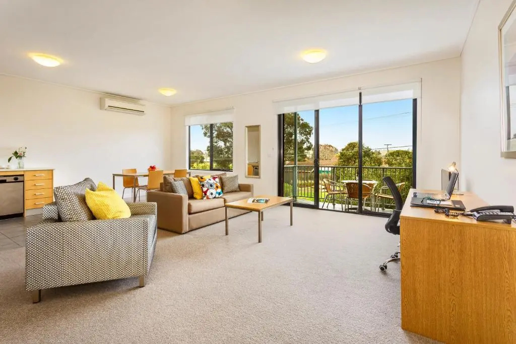 2 Bedrooms Apartment
