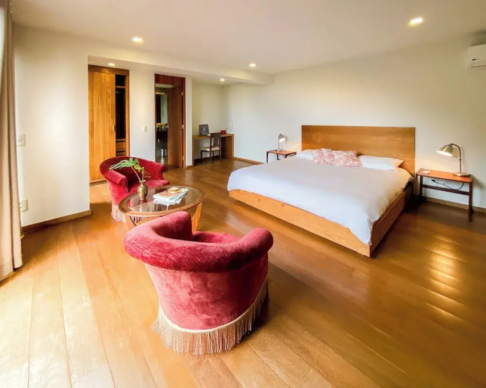 Premium Suite