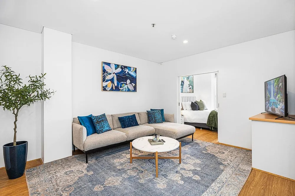 Newly Renovated 1bdr in the CBD