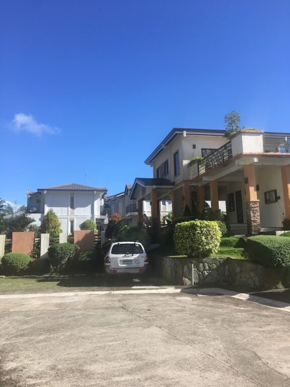 Tagaytay Hampton Villas image