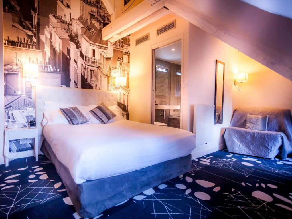 Standard Triple room