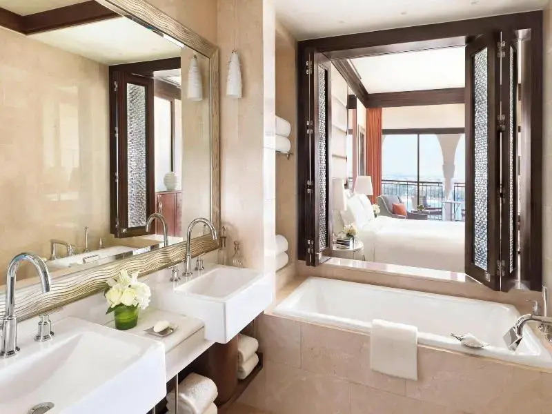 The Ritz-Carlton Abu Dhabi, Grand Canal Hotel - Chambres