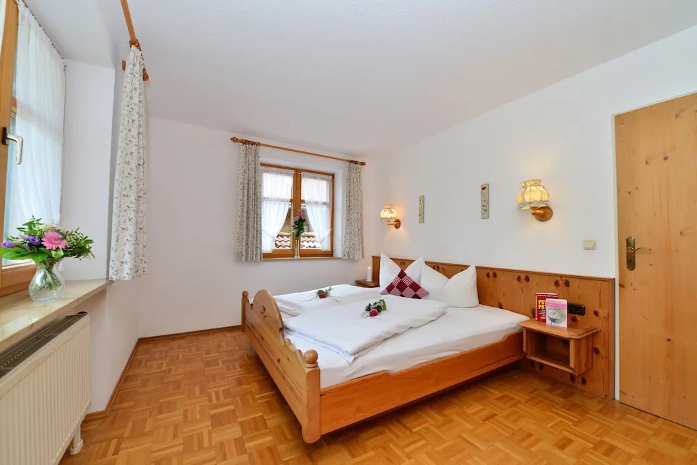 2 Bedrooms Comfort room