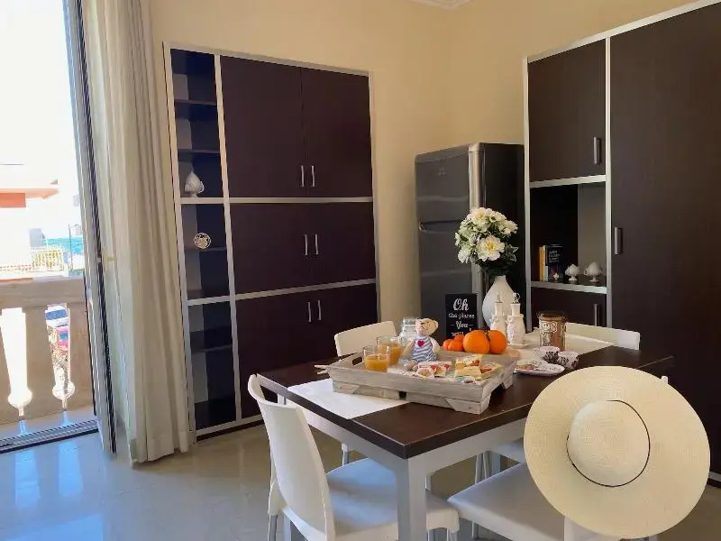1 Bedroom Apartment with city view