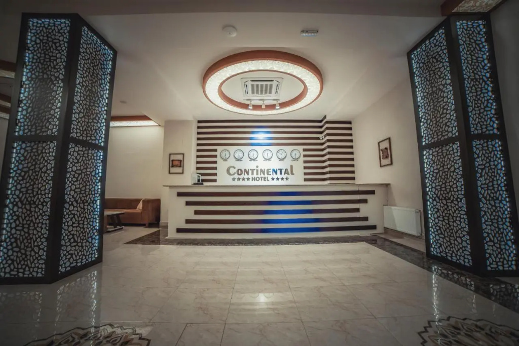 Lobby & Reception