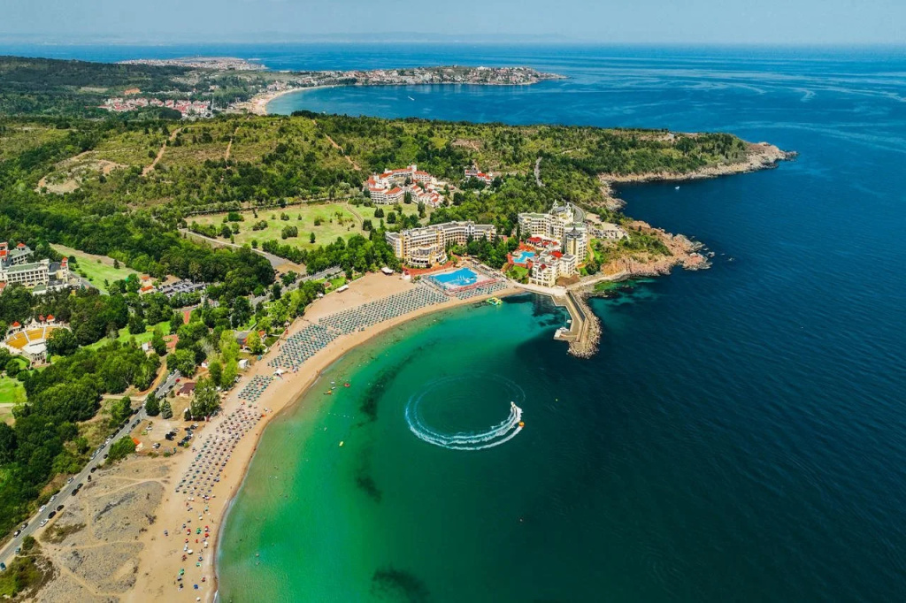 Beach & Waterfront