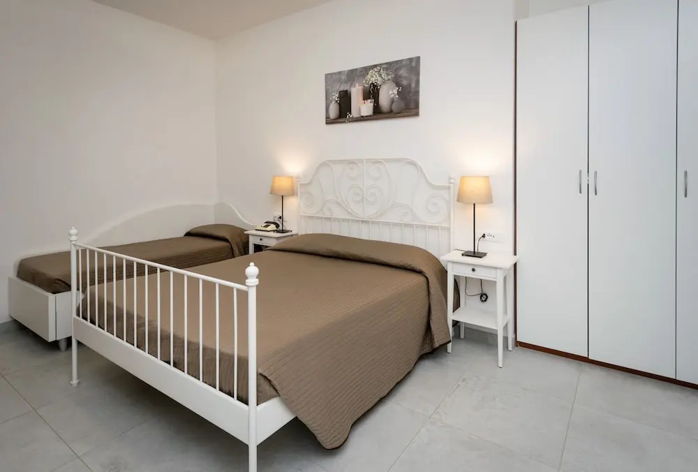 Standard Triple room with balcony