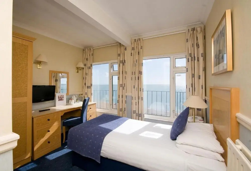 The Royal Beach Hotel - Chambres