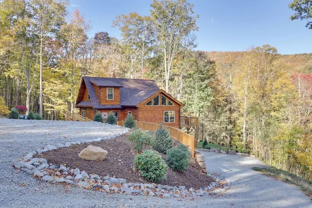 12 Mi to Sugar Mountain: Luxe Banner Elk Escape