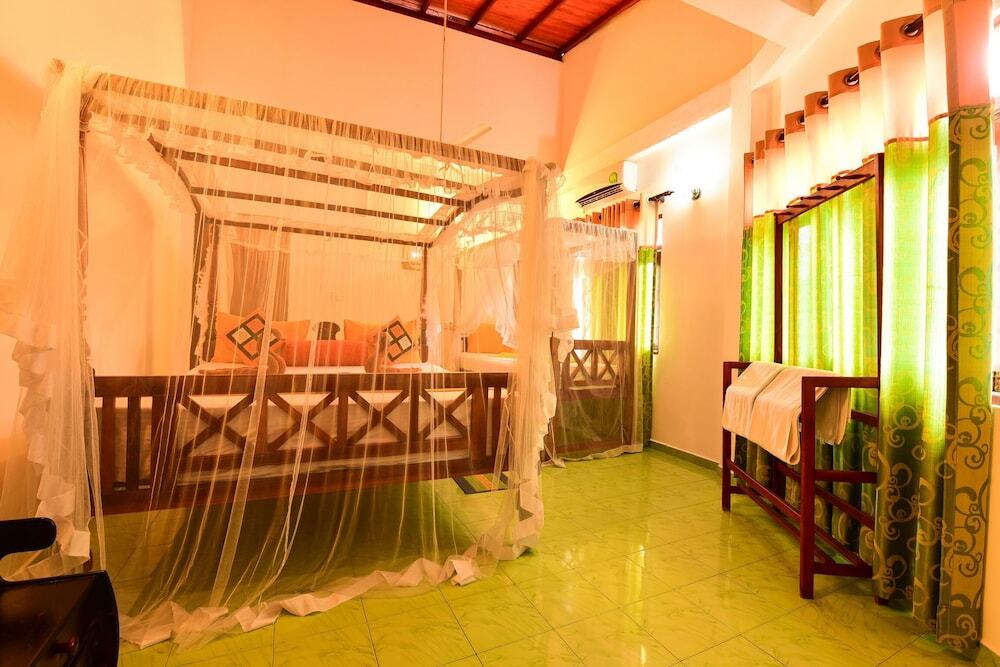 Peacock Hotel