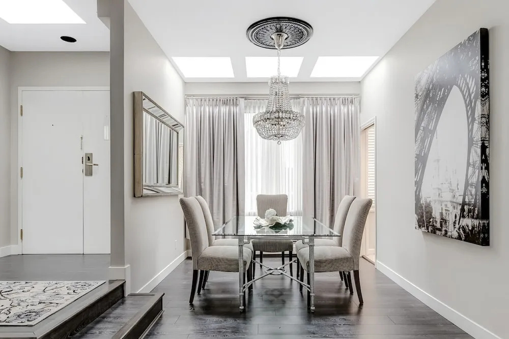 Rosellen Suites At Stanley Park - Chambres