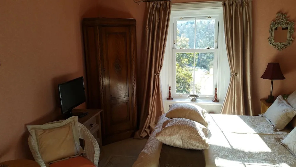 Deluxe Double room with mountain view full double bed