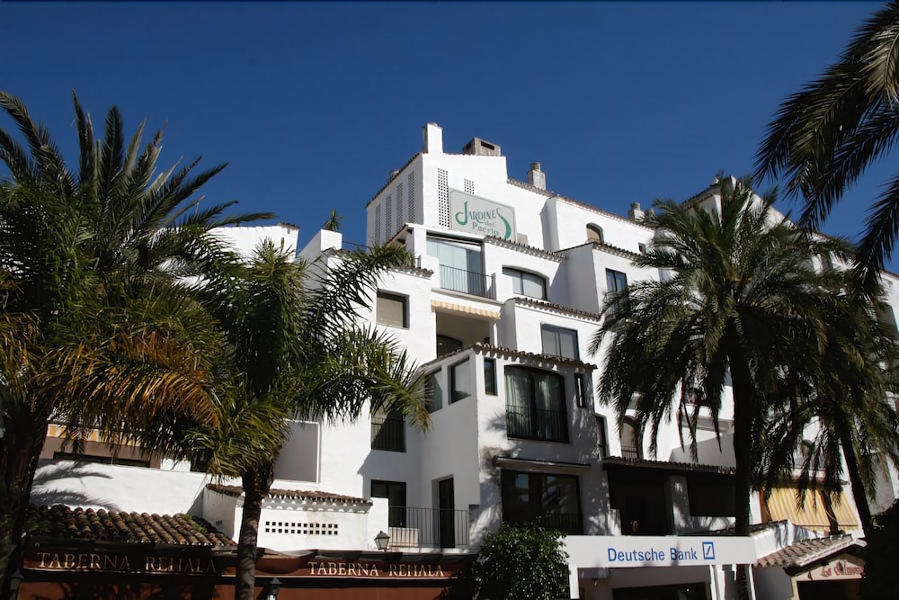 Club Jardines Del Puerto
