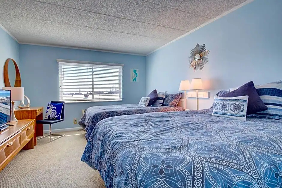Double Suite (full double bed)