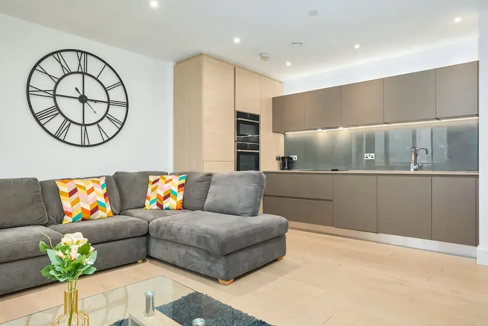 Impeccable 3-bed Apartment in London