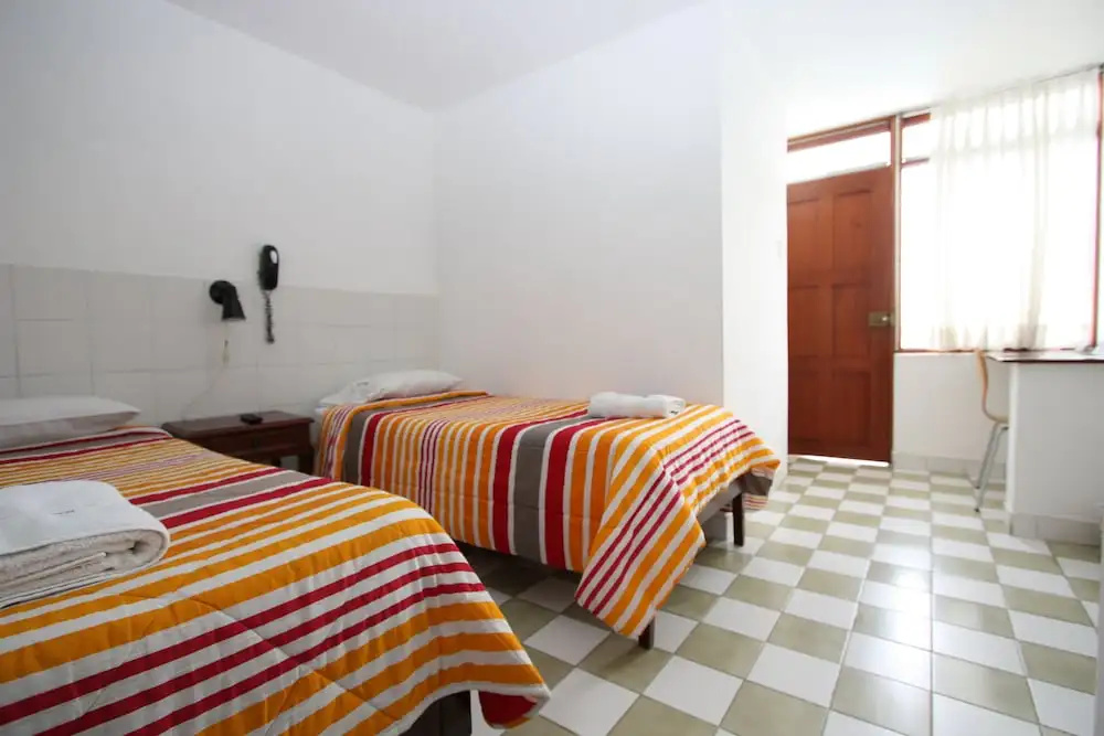 Standard Double room with pool view (twin beds)