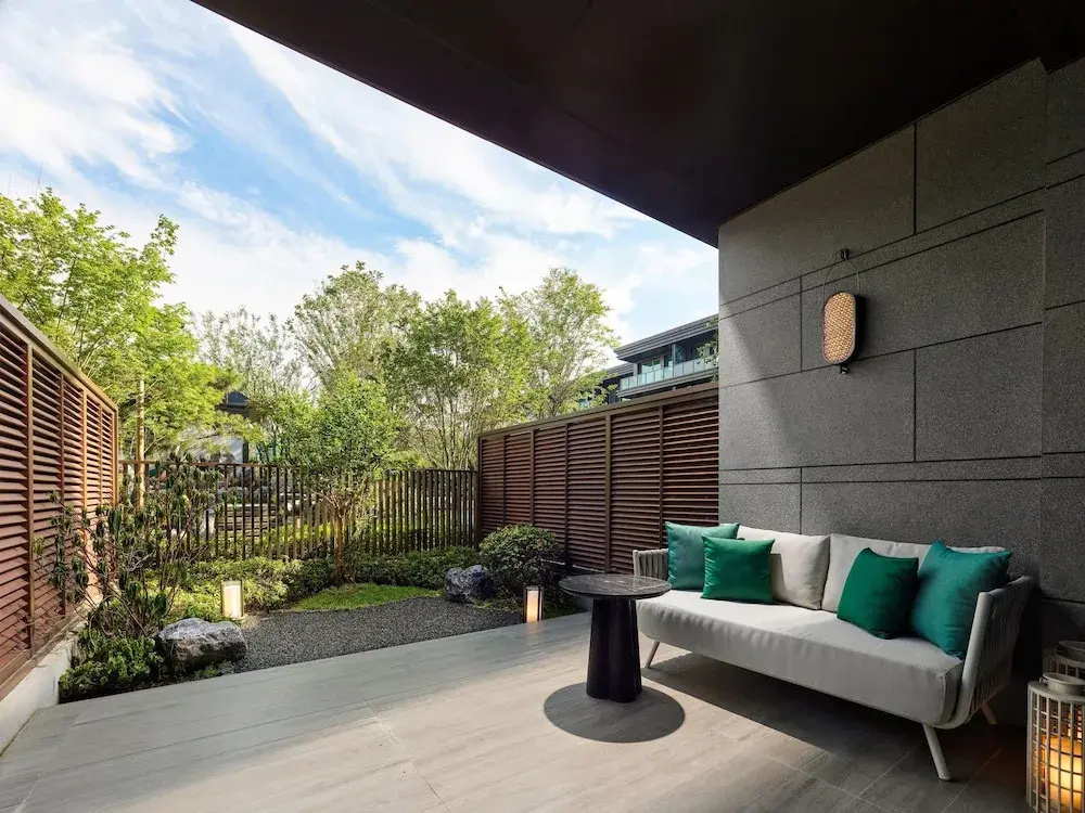 Balcony & Terrace