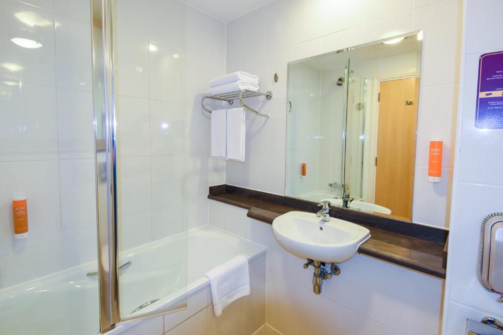 Premier Inn Dubai International Airport