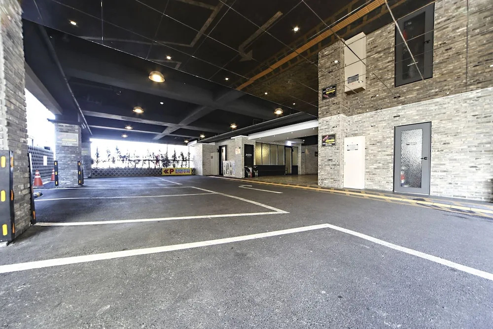 Masan Almond Hotel