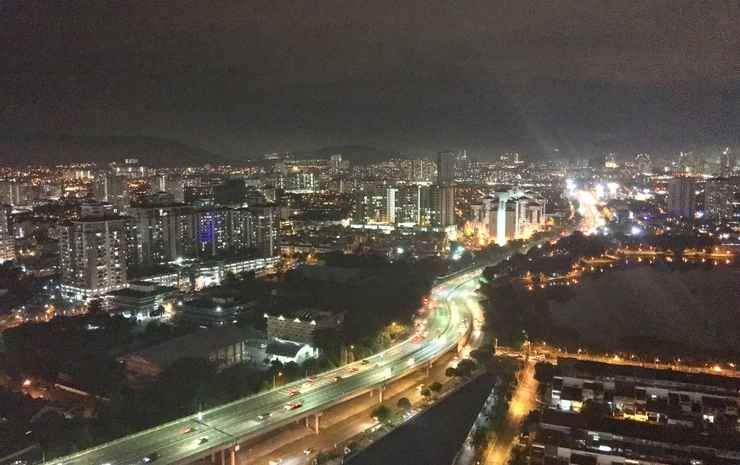 Studio Apartment 1 @ M City Residential Suites