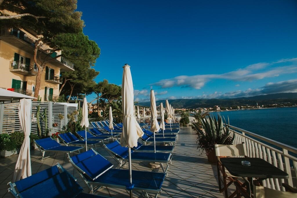 Beach & Waterfront