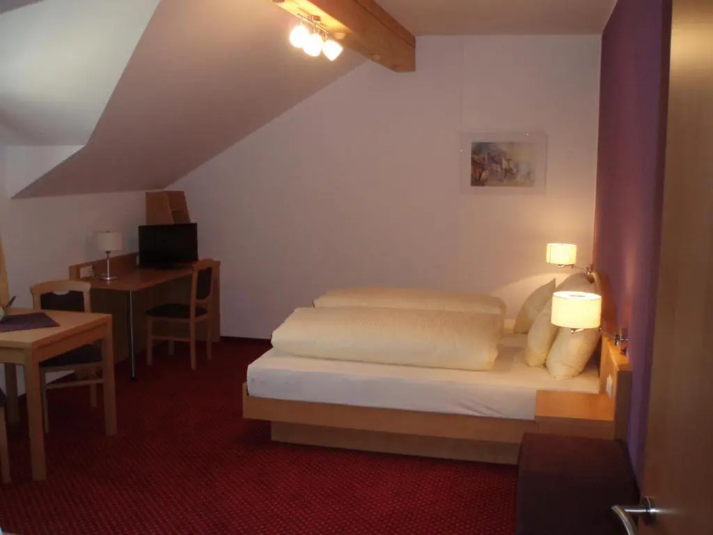 Standard Double room (full double bed)