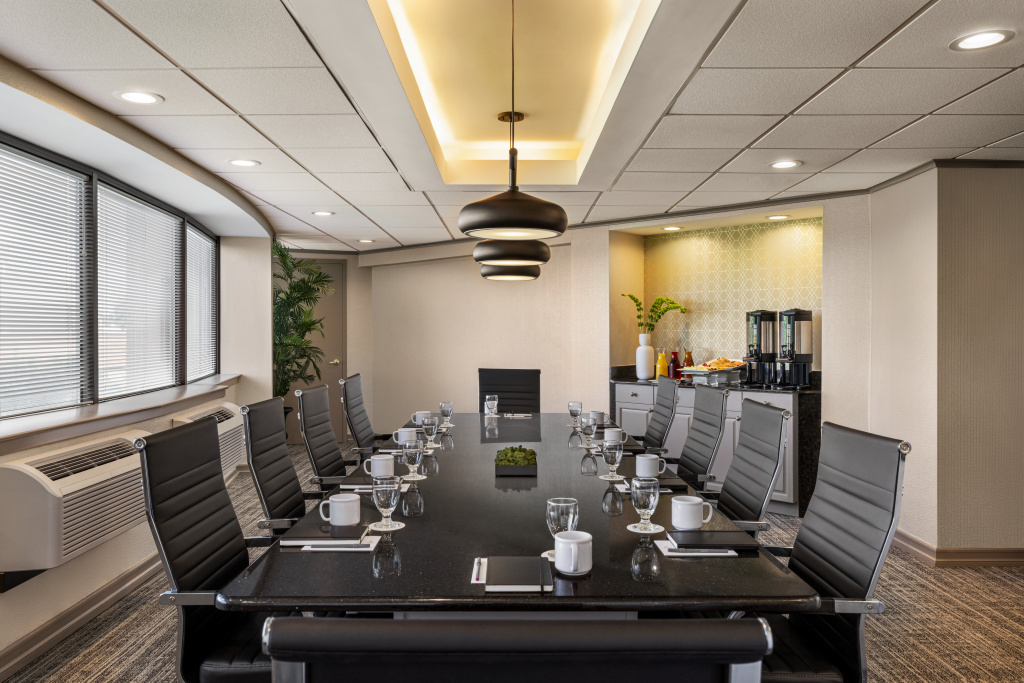 Crowne Plaza Edison by IHG - Général