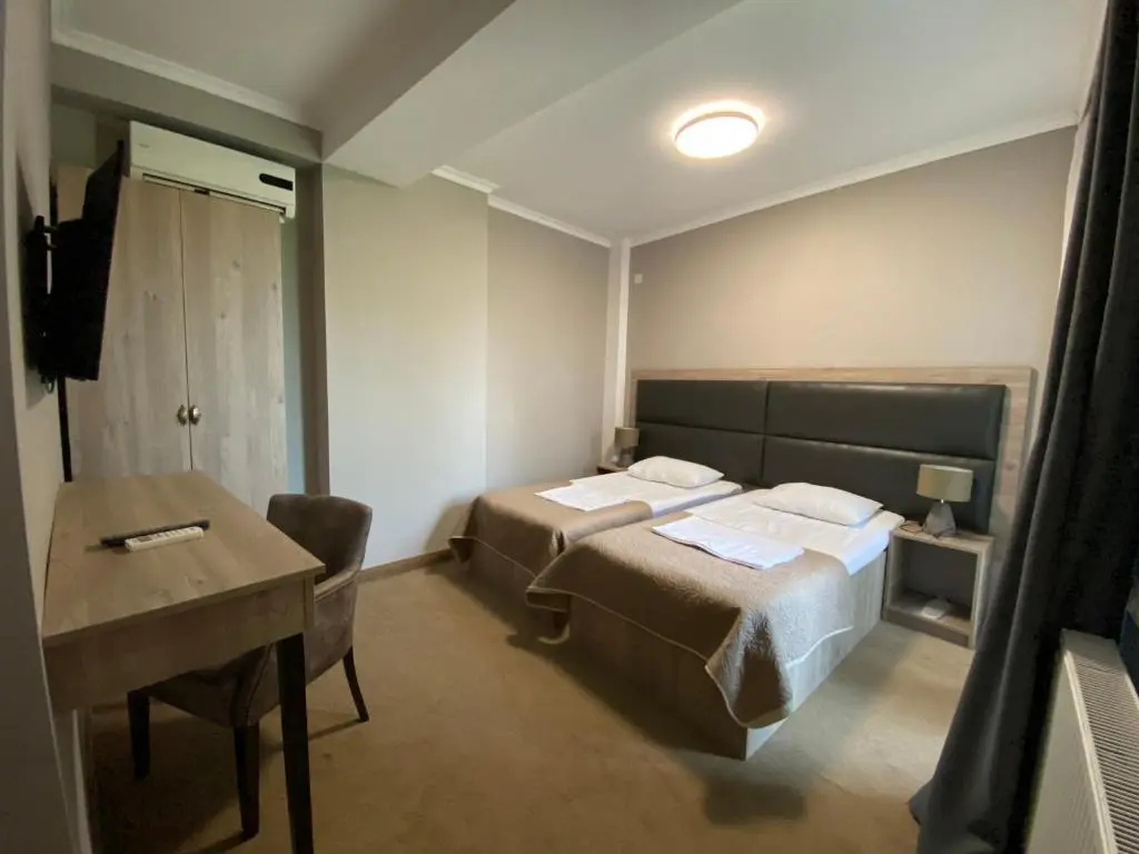 Standard Double room with balcony (full double bed)