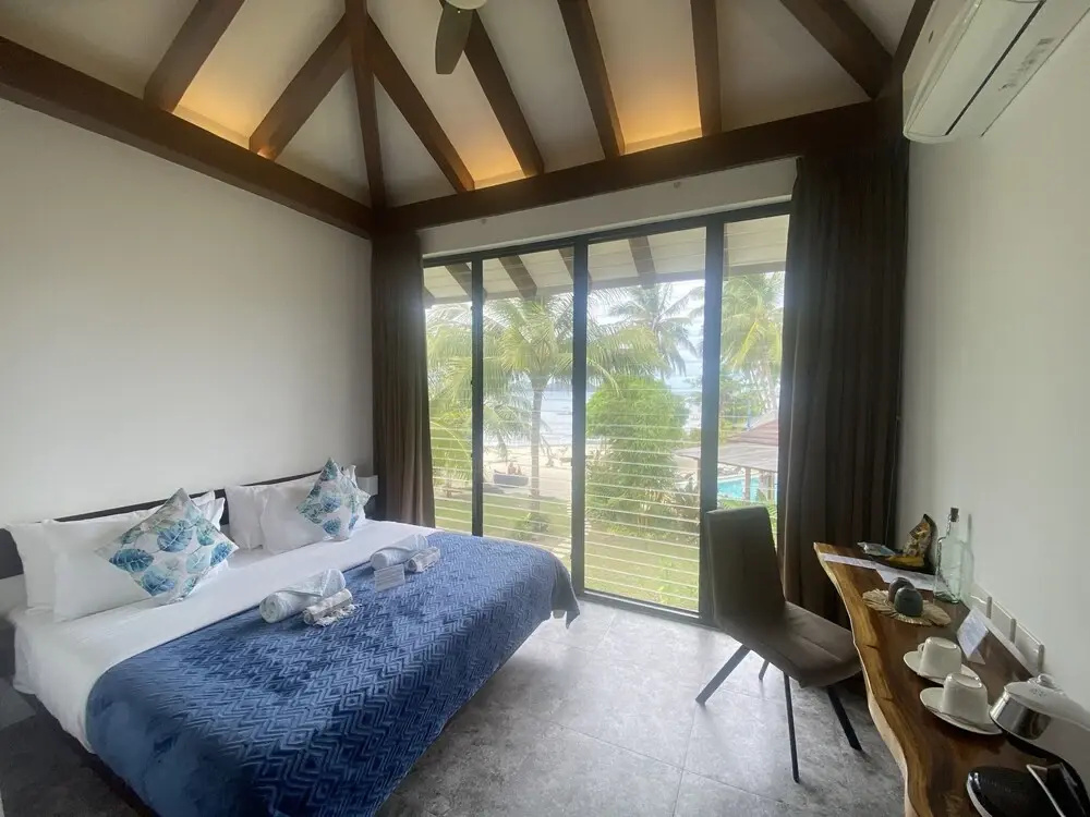 Deluxe Double room with sea view (full double bed)