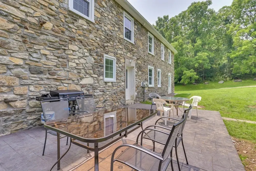 Large Historic Home in Pennsylvania Dutch Country!