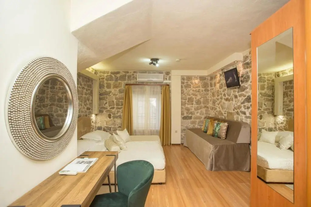 Superior Double room (full double bed)