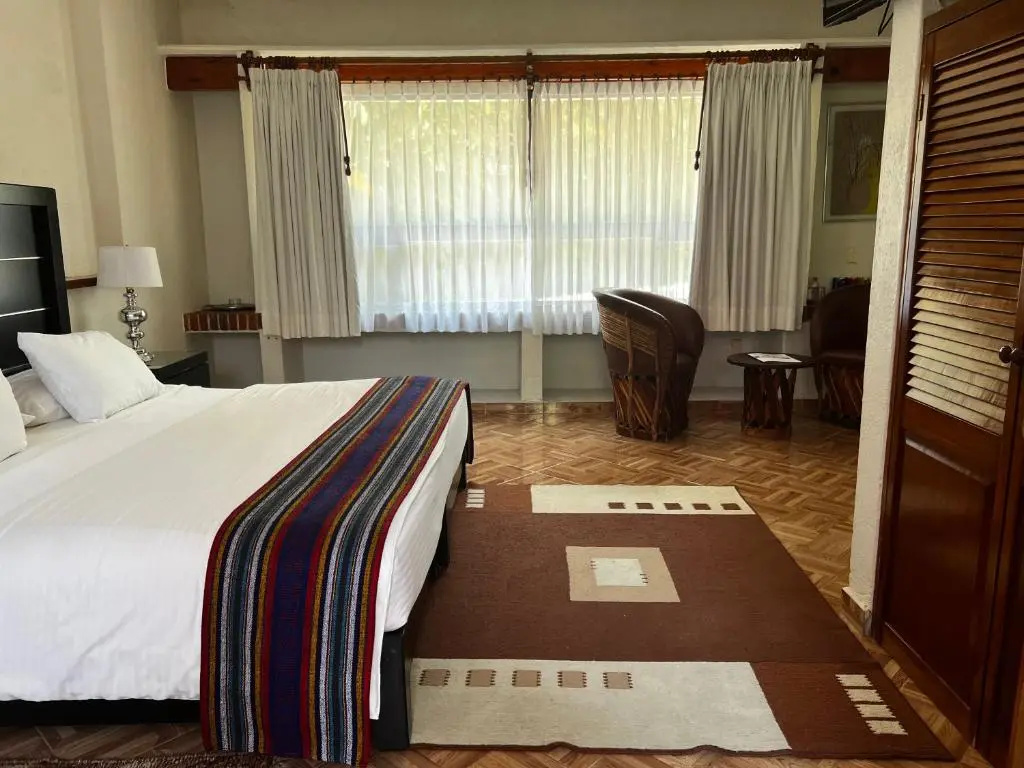 Deluxe Double room (full double bed)