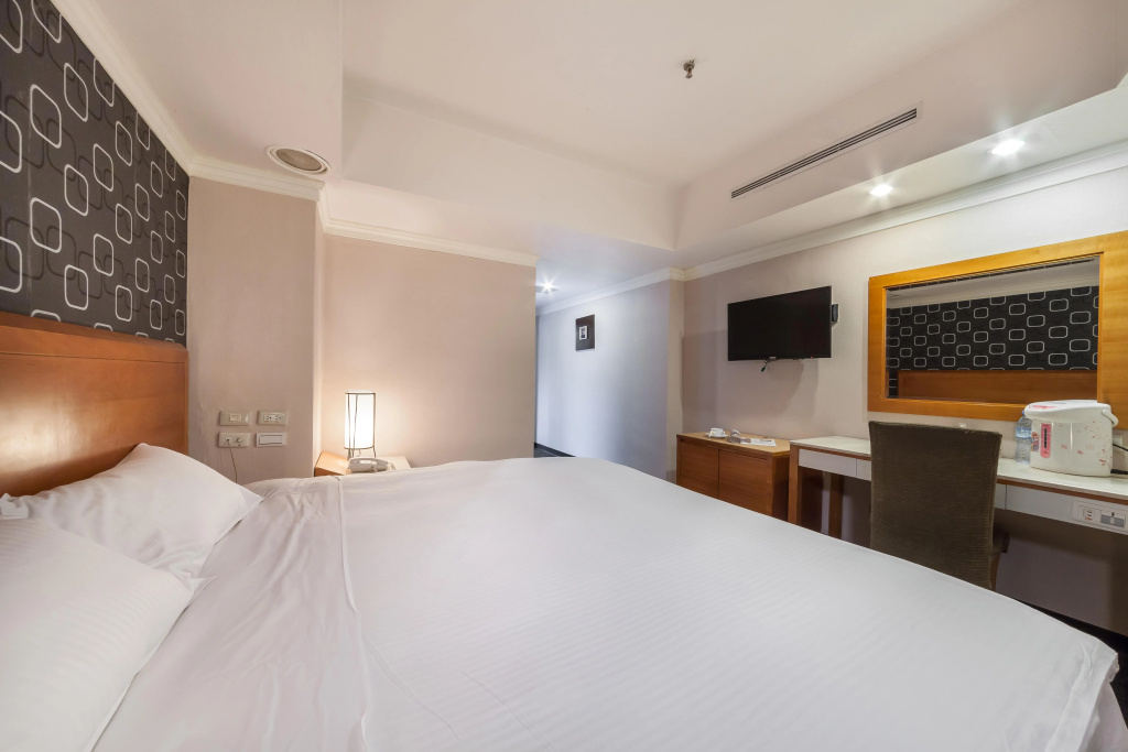 Ferrary Hotel — 4