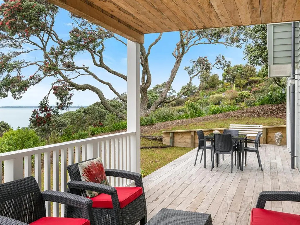 Maimoana - Hatfields Beach Cliff-Top Retreat