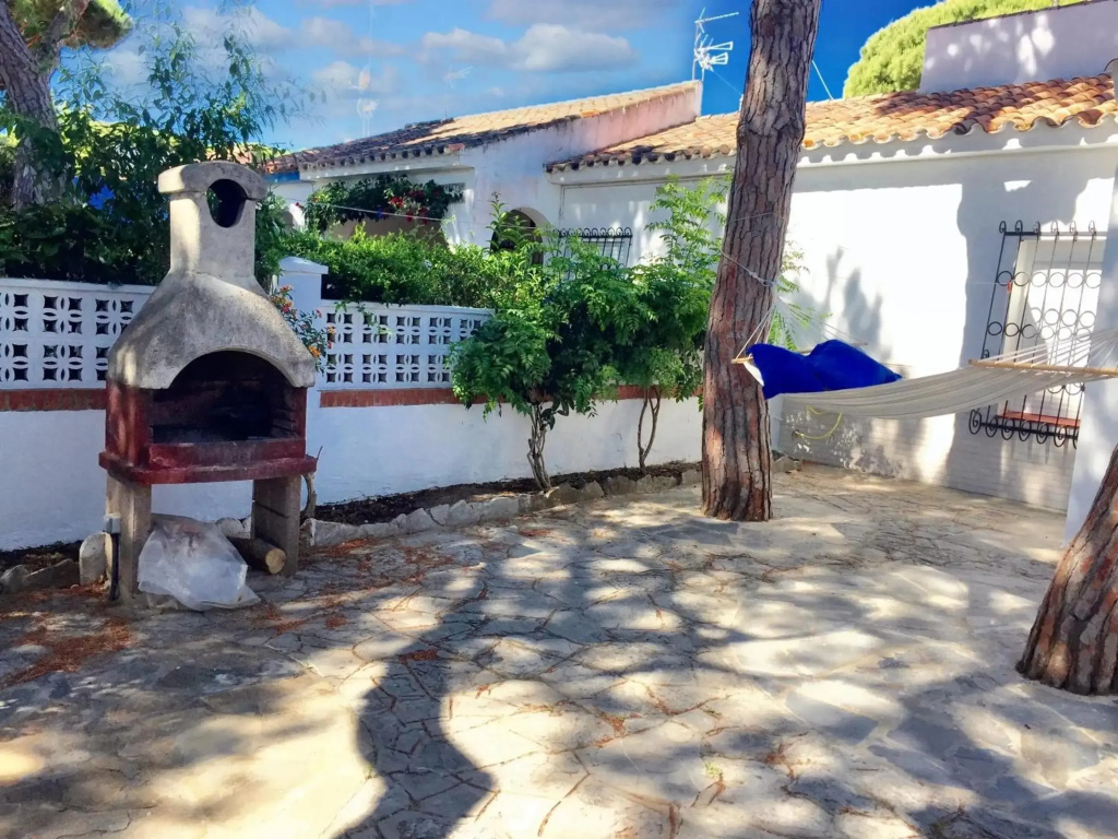House with 2 Bedrooms in Chiclana de la Frontera, with Enclosed Garden And Wifi - 200 M From the Beach