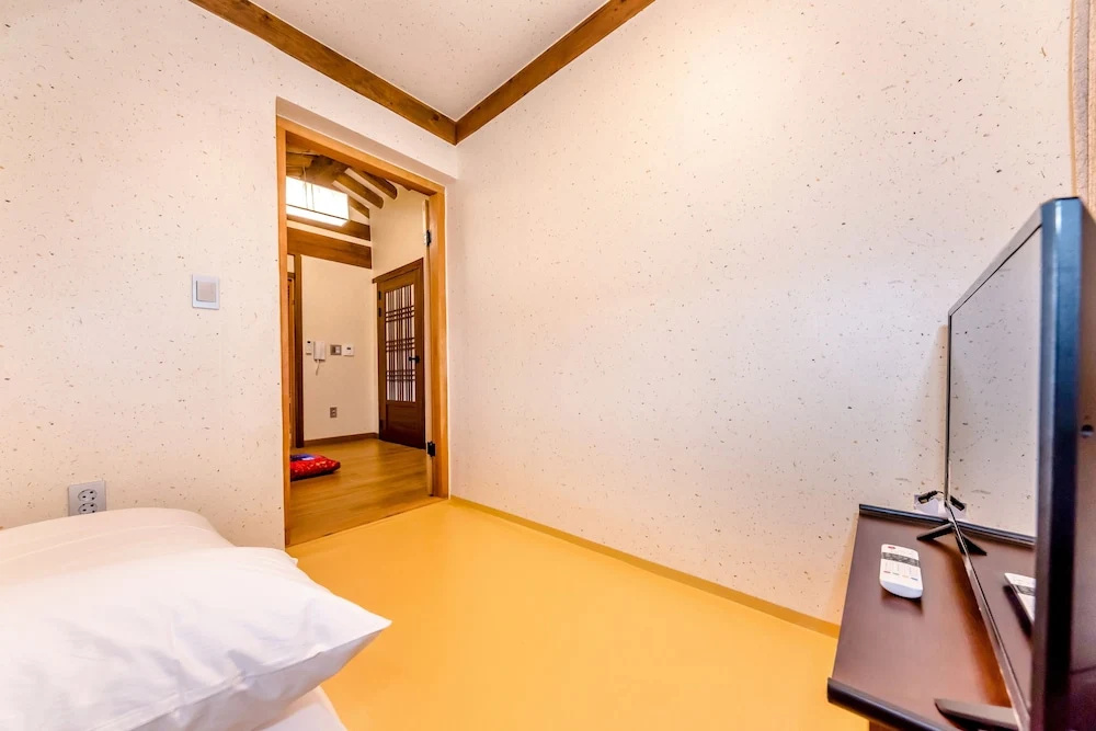 Standard room with water view