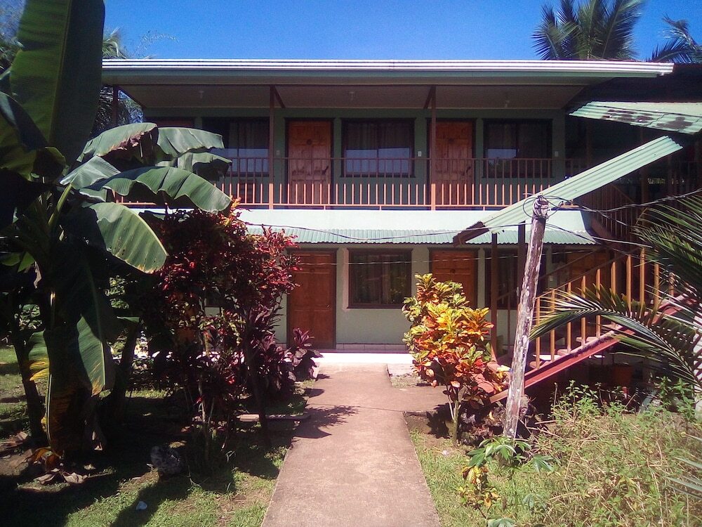 Hostal y Cabinas Tortuguero by null