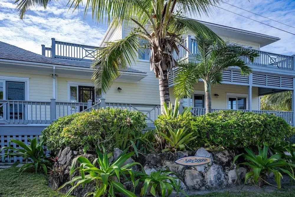 Salty Dolphin 4 Bedroom Home