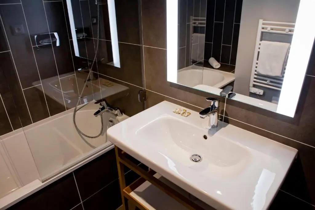 Classic Double room (full double bed)