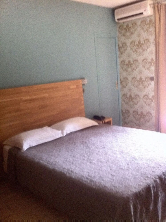 Classic Double room with balcony full double bed