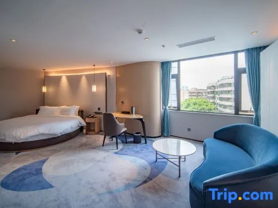 Luxury Suite