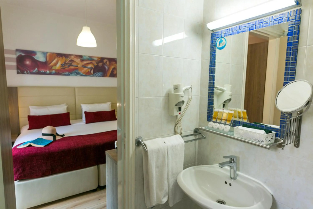 Fitos Inn Guest House - фото 9