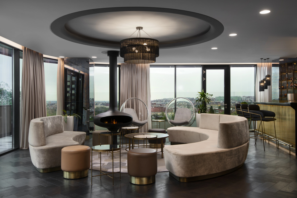 Lobby & Reception